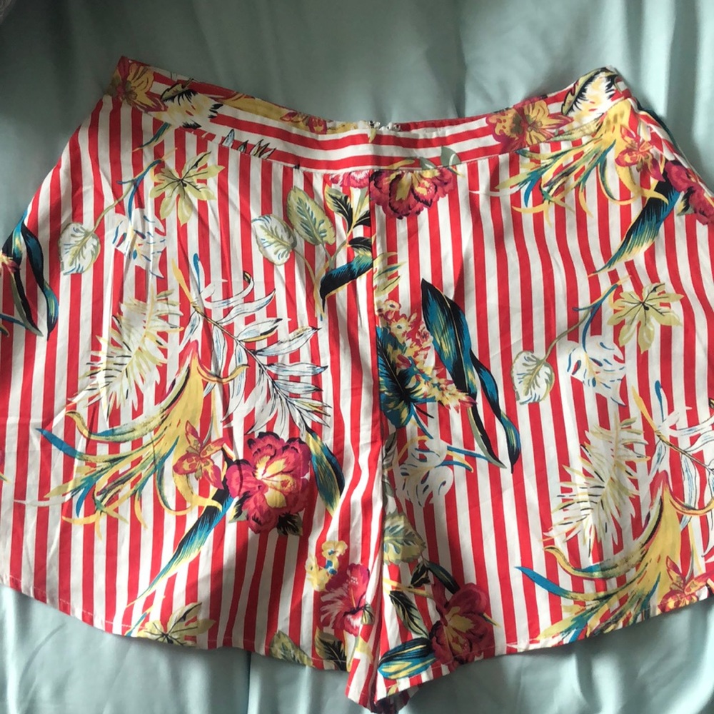 Tropical shorts